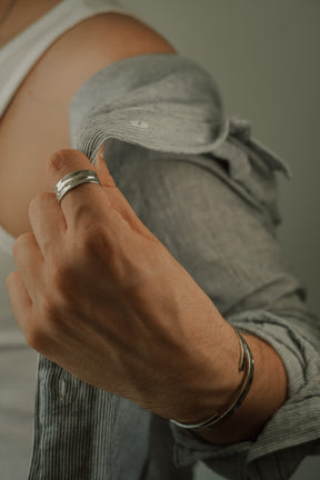 GRAND SUCESS - TEXTURED RING