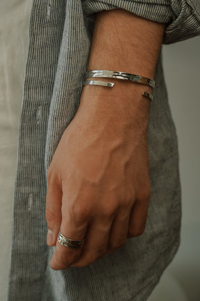 GRAND SUCESS – TEXTURED CUFF